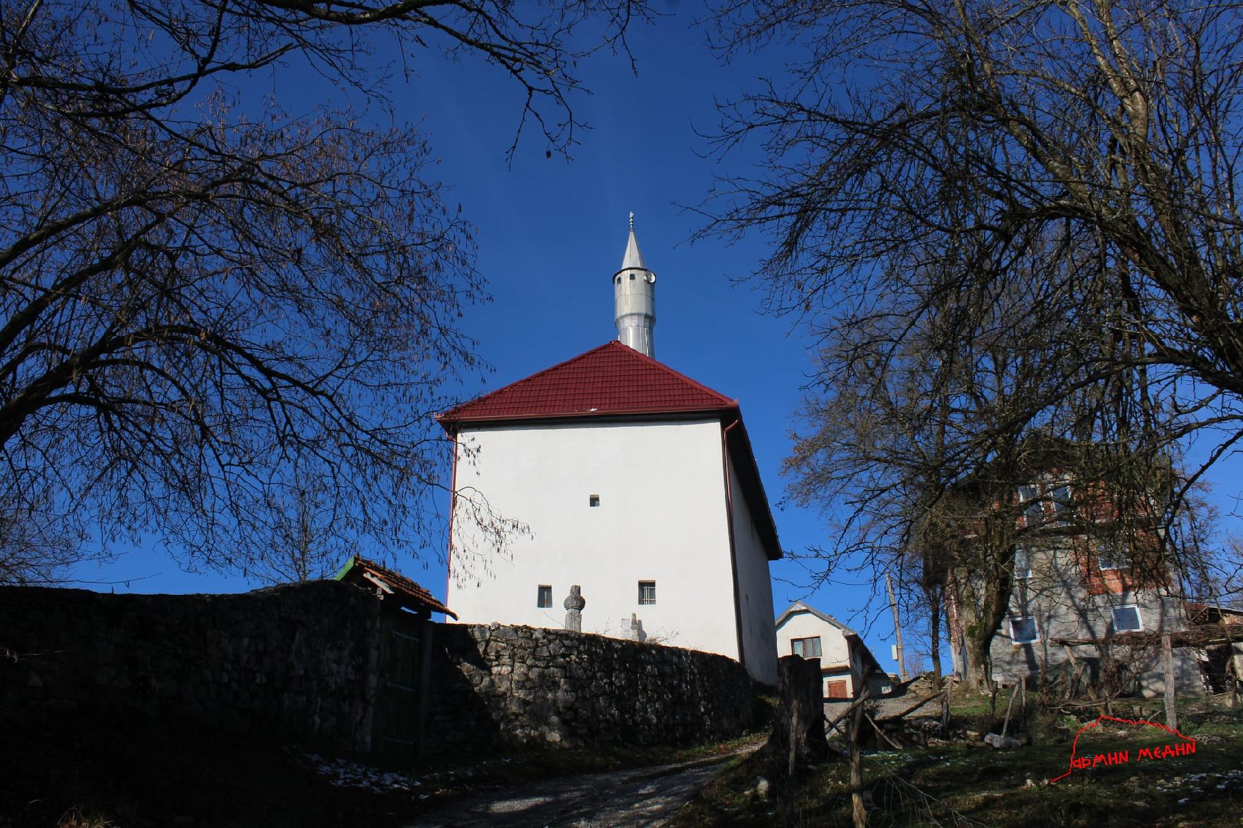 Stari grad Cazin sa džamijom, graditeljska cjelina 