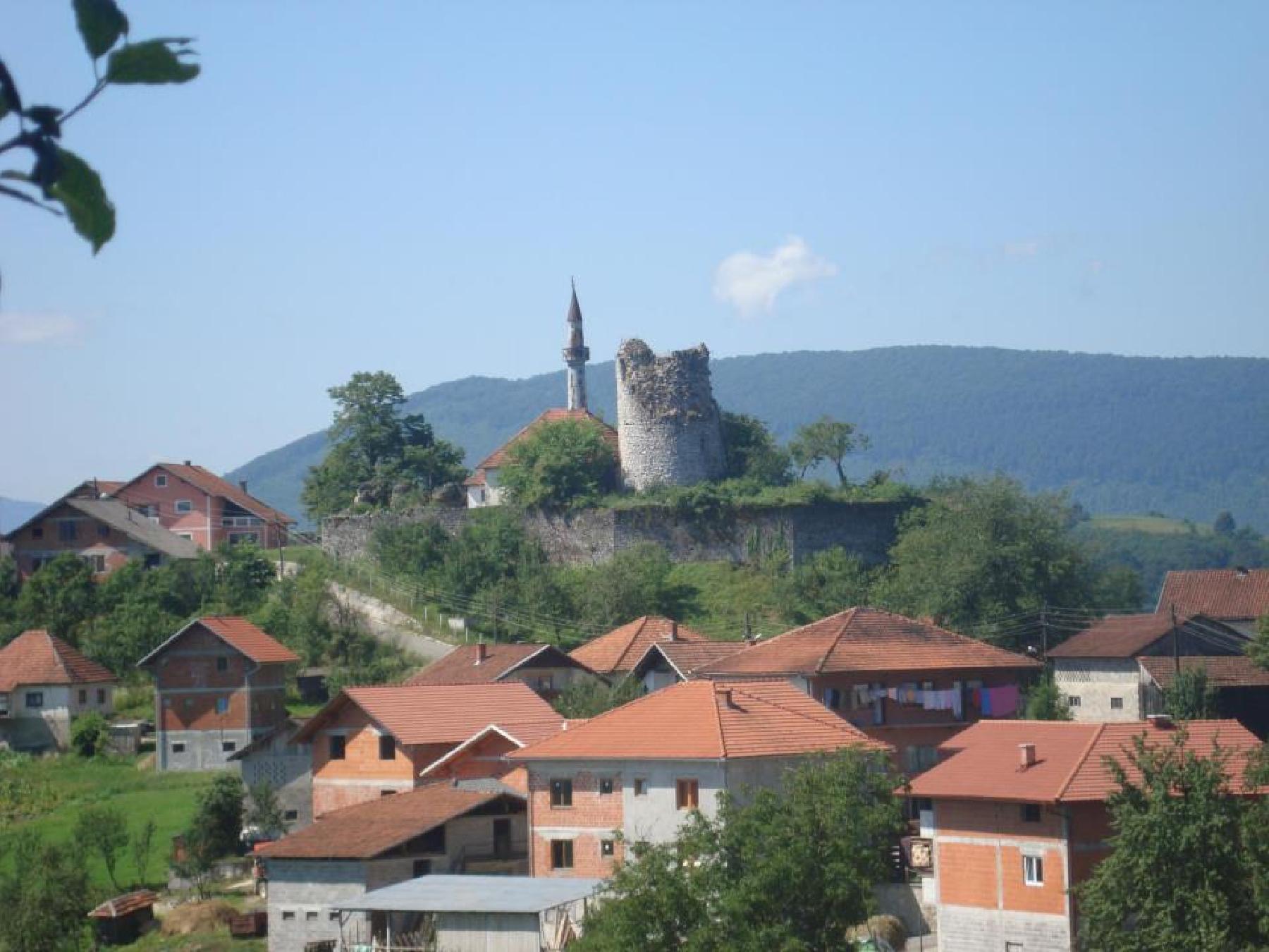 Džamija sa drvenom munarom u Jezerskom