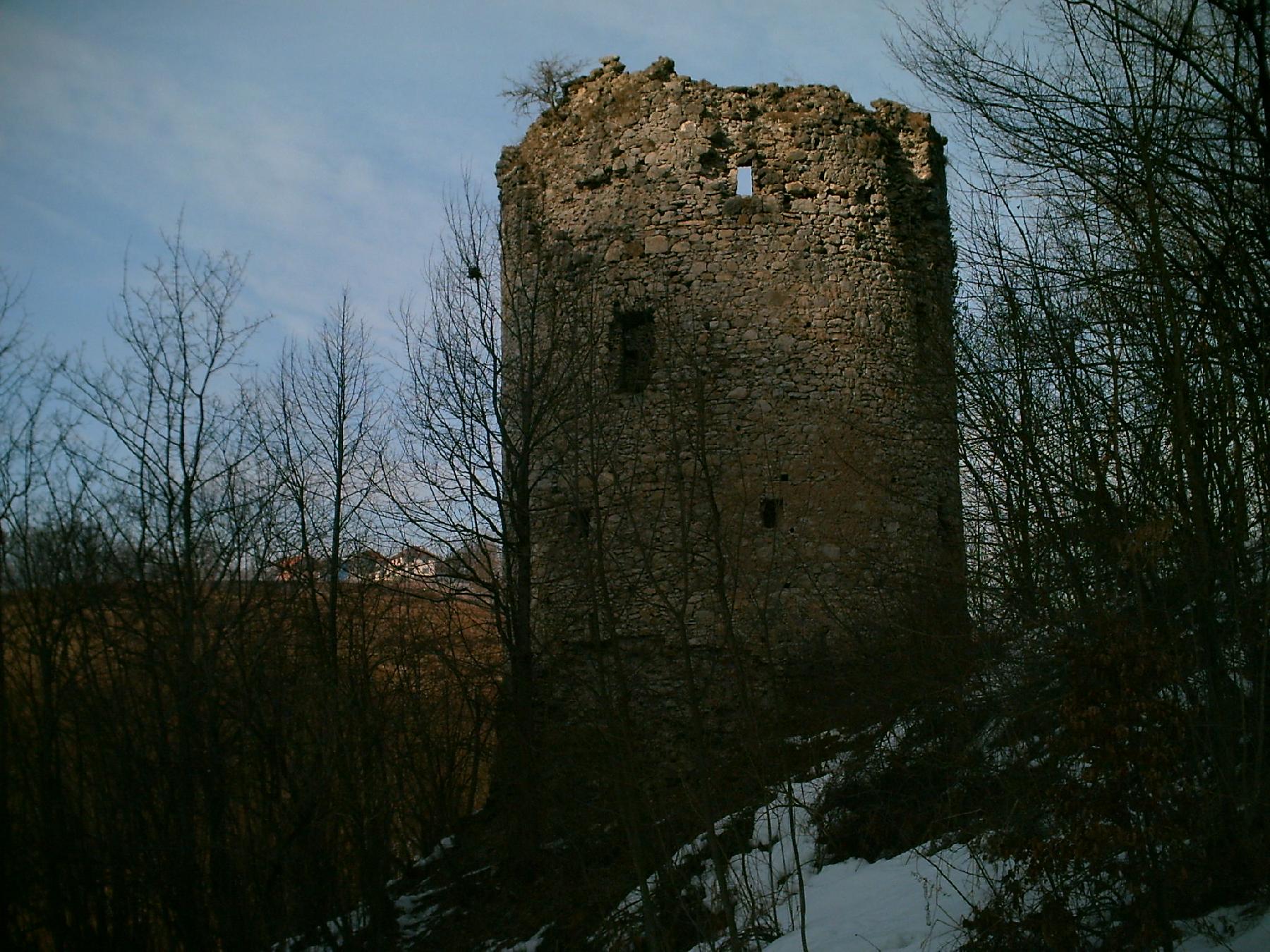 Kula Radetina sa prirodnim naslijeđem (Prirodno-graditeljska cjelina)