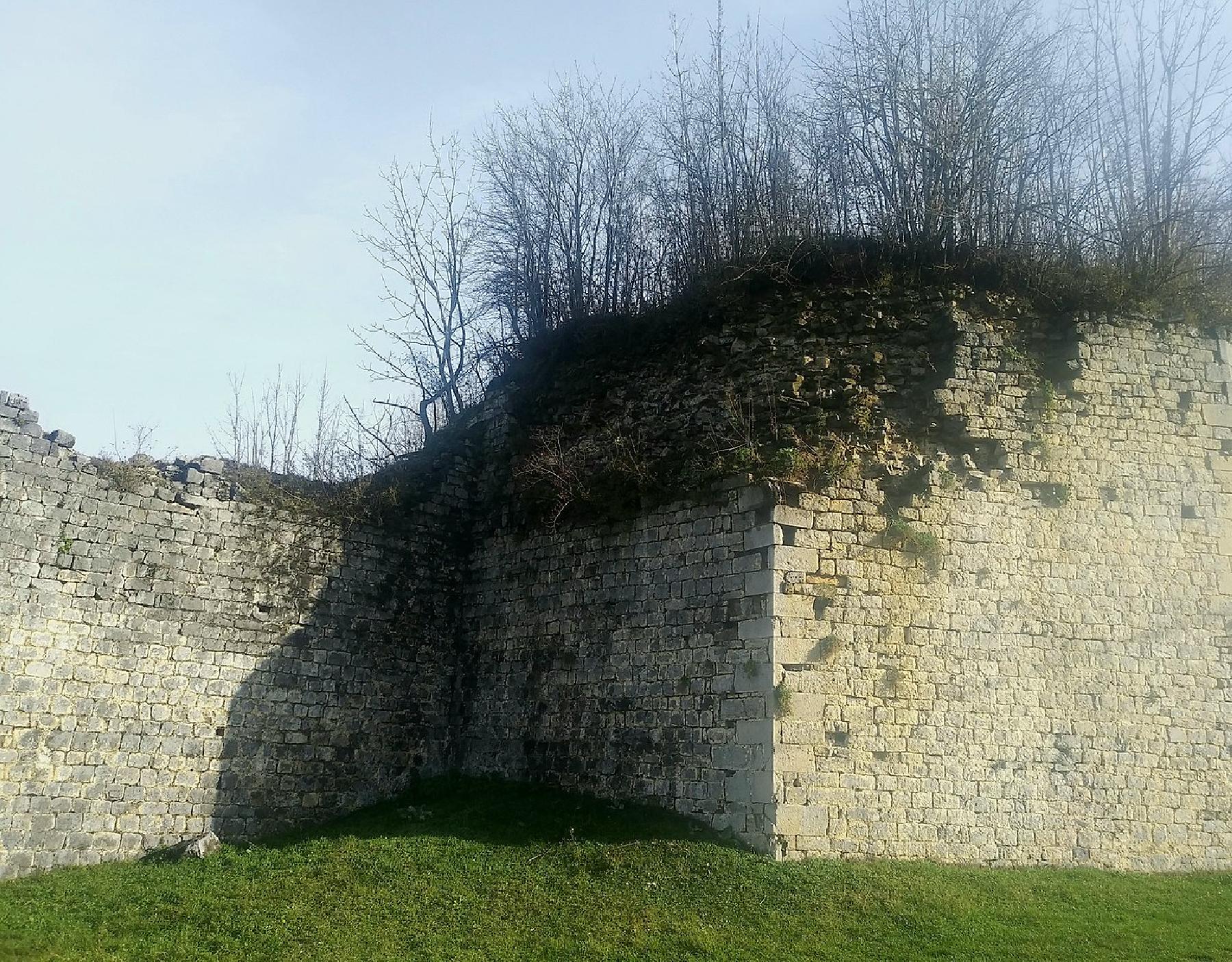Stari grad Bijela Stijena, graditeljska cjelina Lokacija – Cazin