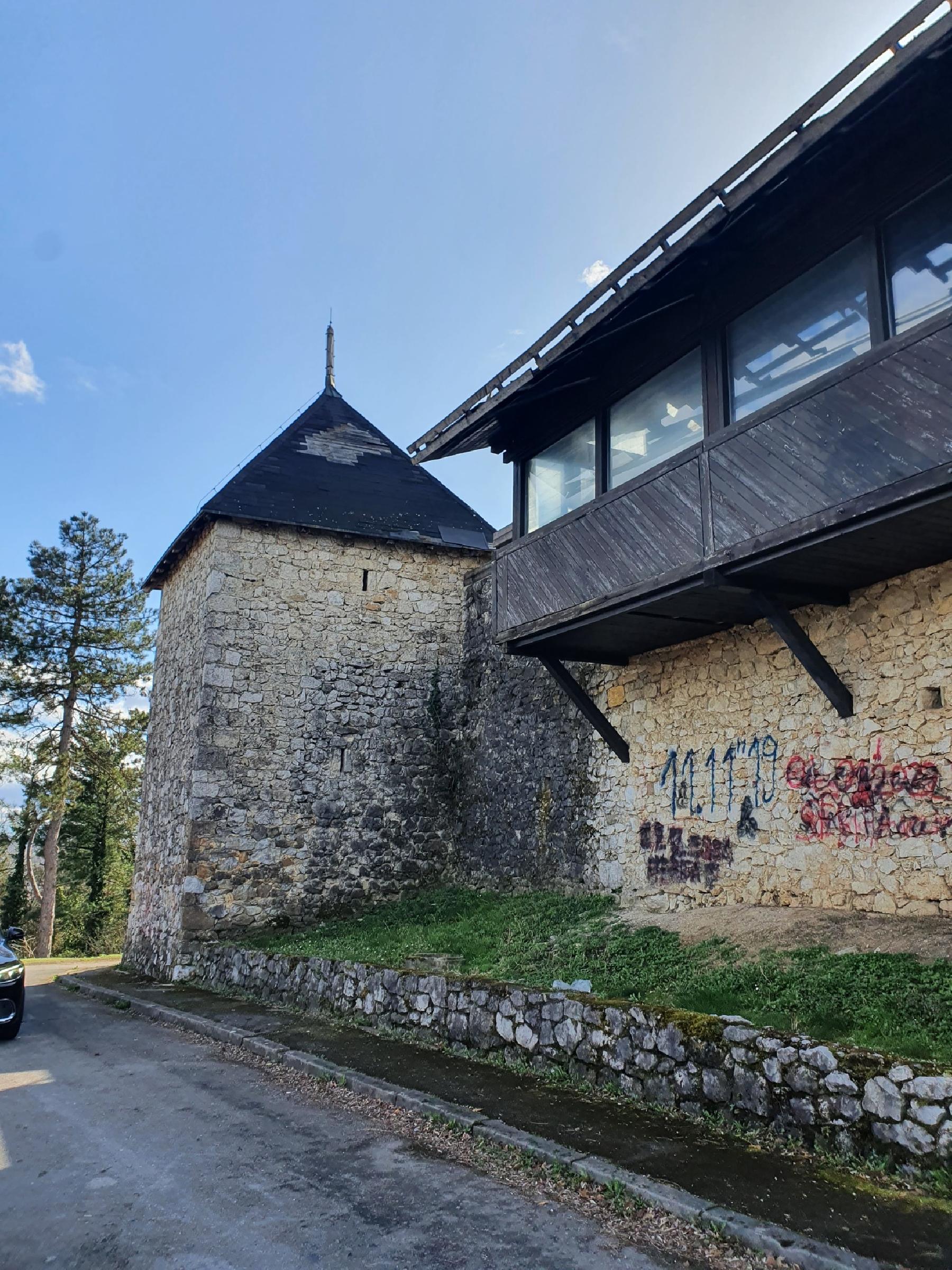 Hitne mjere za sanaciju Starog grada Velika Kladuša u fokusu sastanka s načelnikom Horvatom